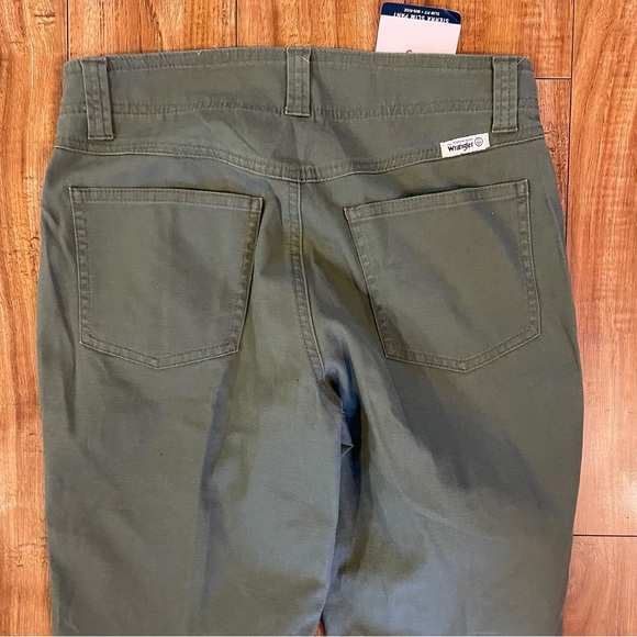 WRANGLER Women’s All Terrain Gear ATG Sierra Slim Pant Green Size 8 NWT - Picture 6 of 12